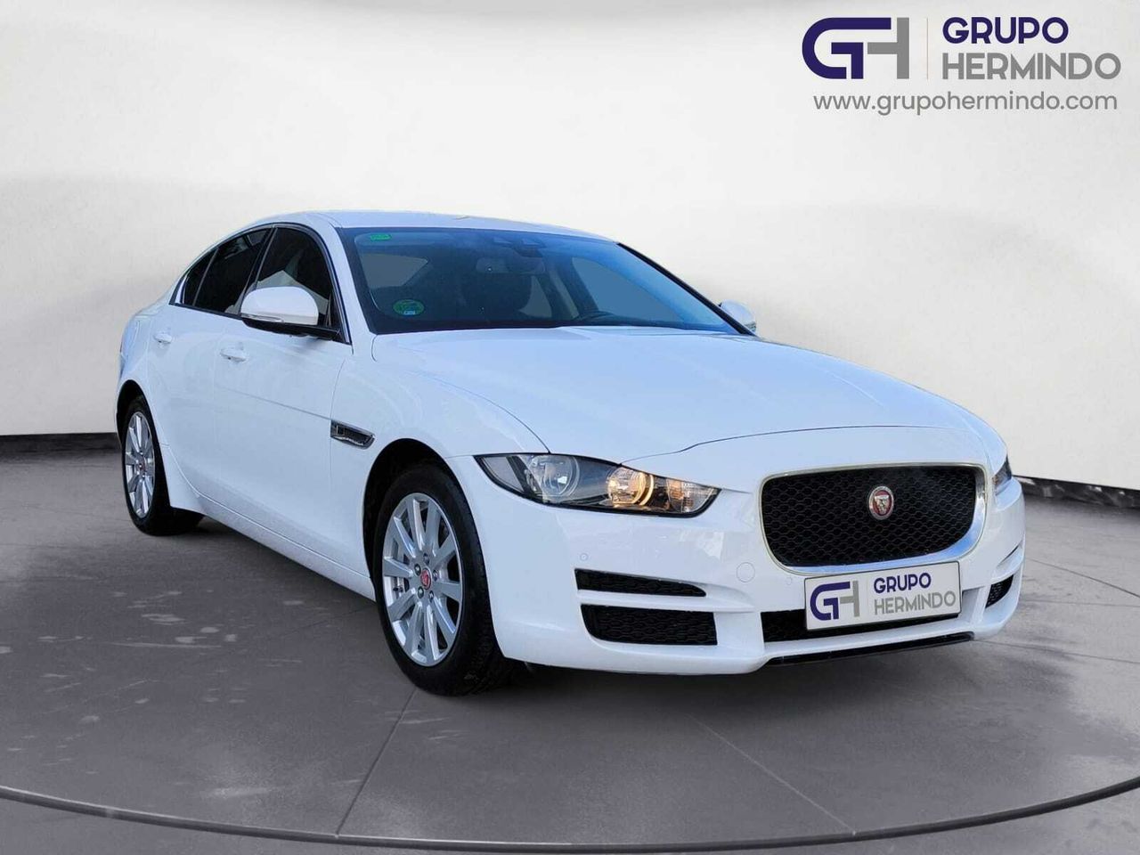 Jaguar XE 2.0 RWD PRESTIGE 180 CV AUT  - Foto 2