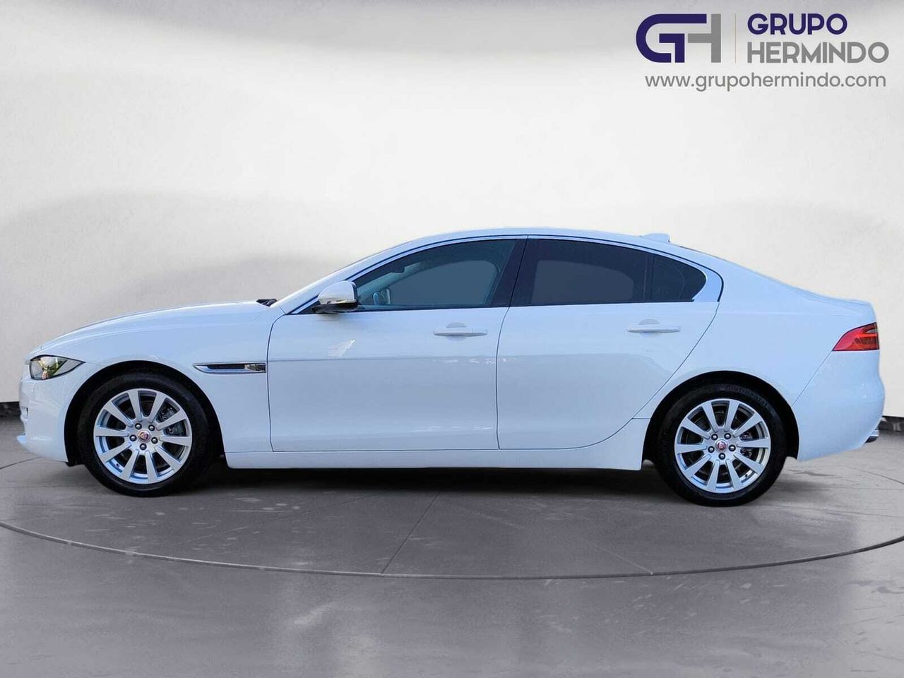 Jaguar XE 2.0 RWD PRESTIGE 180 CV AUT  - Foto 2