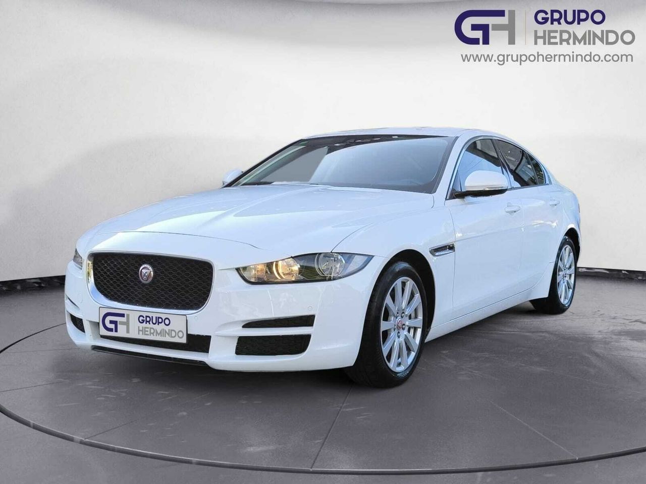 Jaguar XE 2.0 RWD PRESTIGE 180 CV AUT  - Foto 2