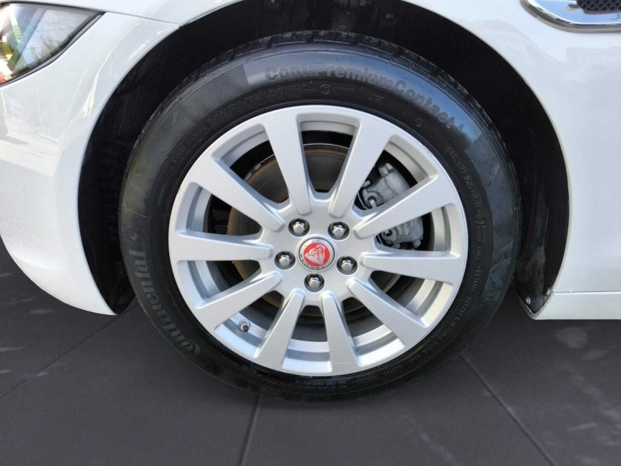 Jaguar XE 2.0 RWD PRESTIGE 180 CV AUT  - Foto 2