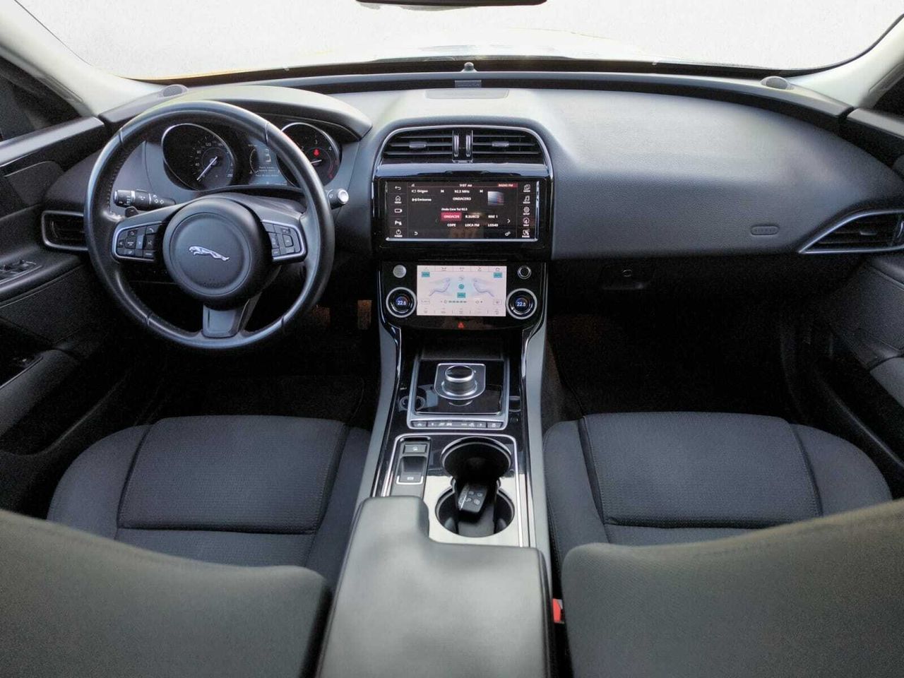 Jaguar XE 2.0 RWD PRESTIGE 180 CV AUT  - Foto 2