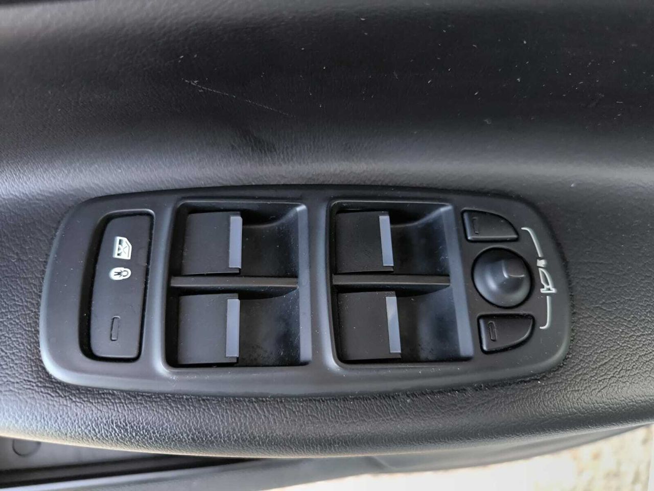 Jaguar XE 2.0 RWD PRESTIGE 180 CV AUT  - Foto 2