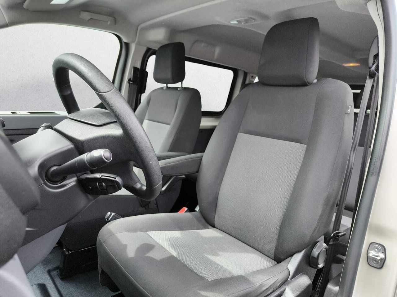 Peugeot Expert COMBI BLUE HDI 120 CV LONG 8 PLAZAS  - Foto 2