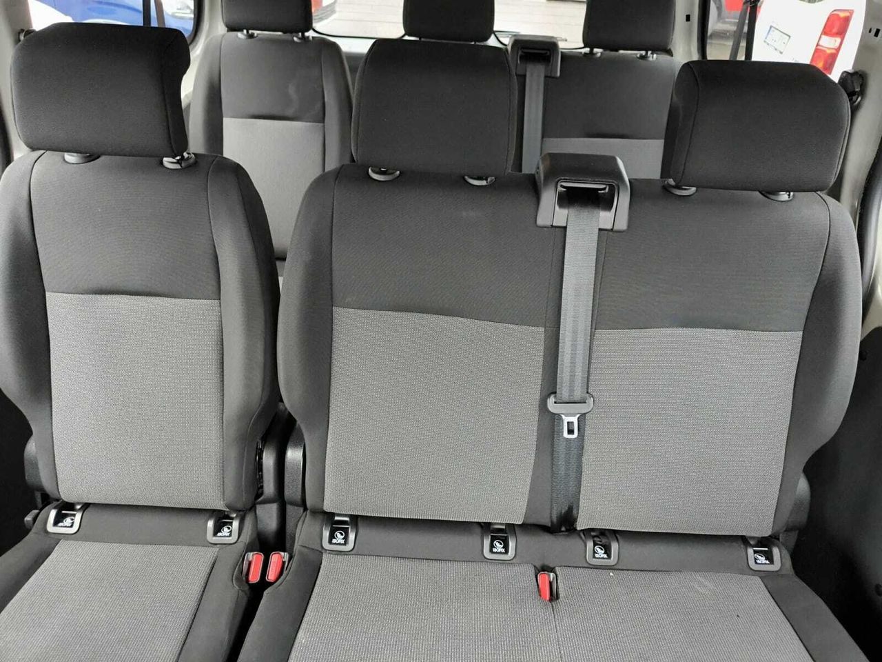 Peugeot Expert COMBI BLUE HDI 120 CV LONG 8 PLAZAS  - Foto 2