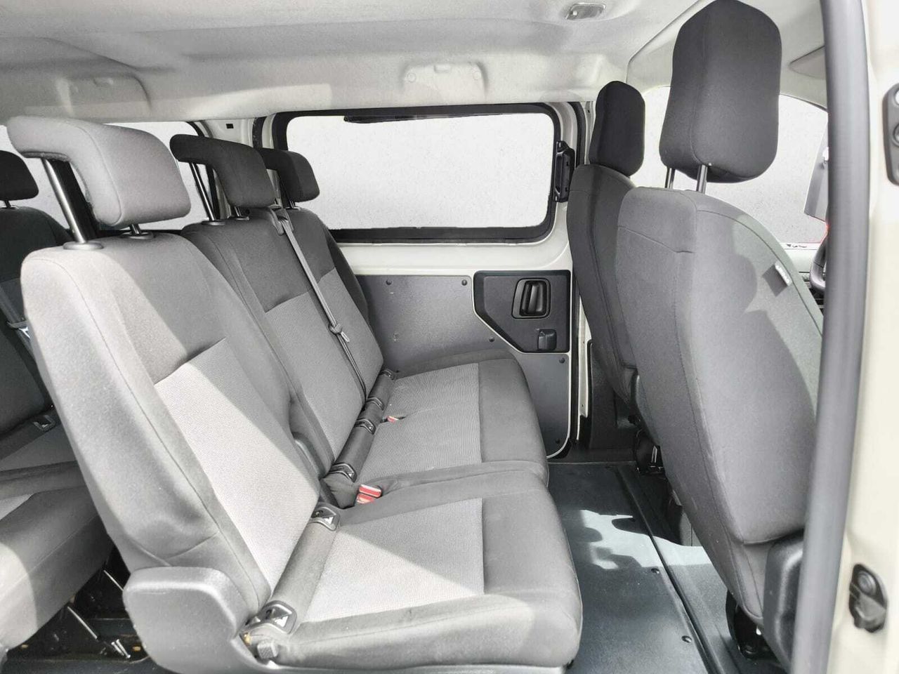 Peugeot Expert COMBI BLUE HDI 120 CV LONG 8 PLAZAS  - Foto 2
