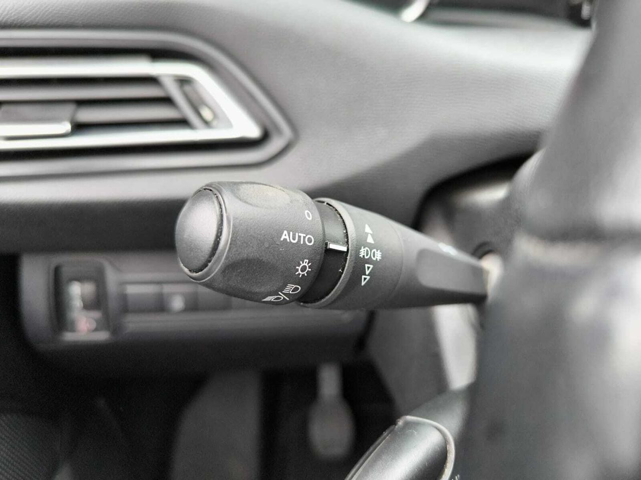 Peugeot 308 ACTIVE PACK BLUE HDI 130 CV  - Foto 2