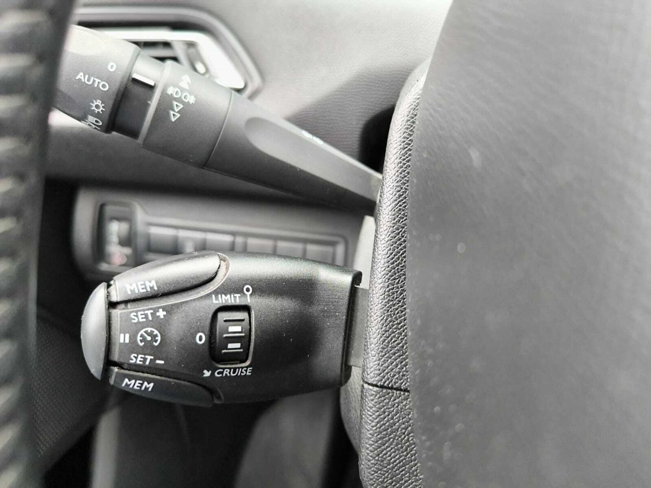 Peugeot 308 STYLE BLUE HDI 100 CV  - Foto 2