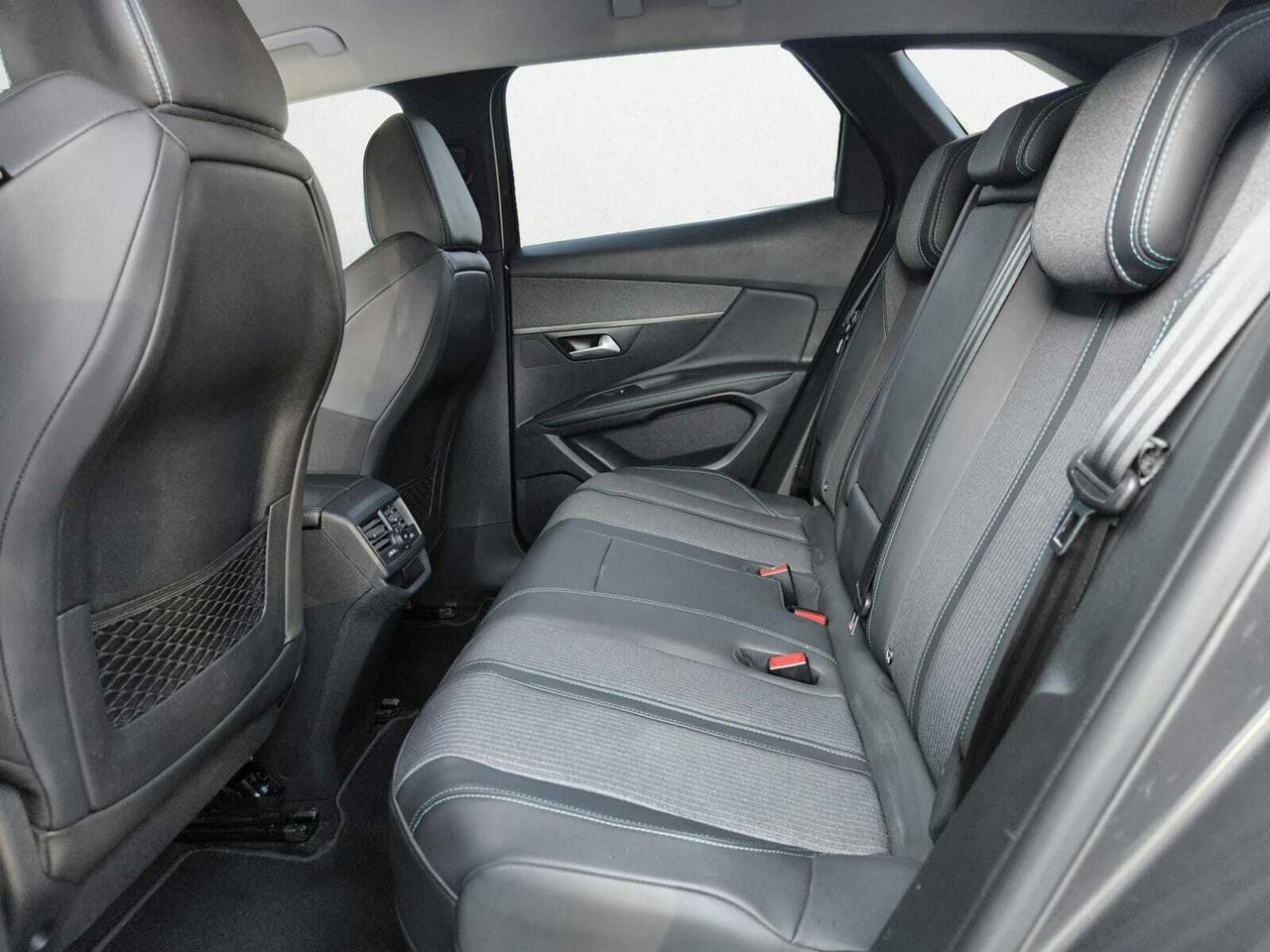 Peugeot 3008 Hybrid ALLURE PACK HYBRID 225 e-EAT8  - Foto 2