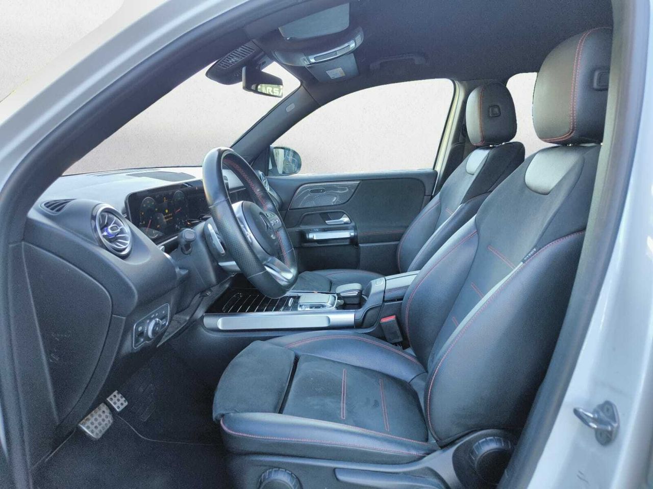Mercedes GLB 200 D DCT 7 PLAZAS+ AMG LINE+PAQ PREMIUM+BOLA REMOLQUE  - Foto 2