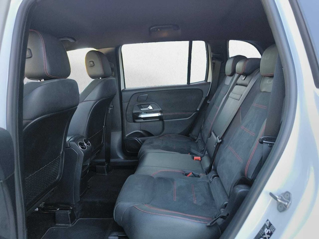 Mercedes GLB 200 D DCT 7 PLAZAS+ AMG LINE+PAQ PREMIUM+BOLA REMOLQUE  - Foto 2
