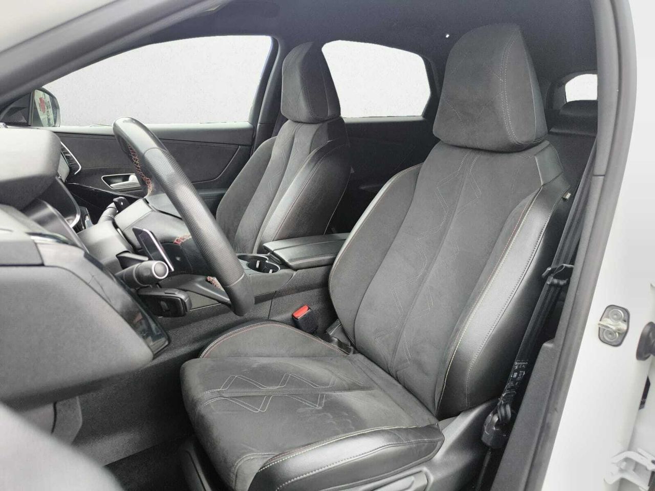 DS Automobiles DS 7 CROSSBACK PERFORMANCE LINE BLUE HDI 180 CV EAT8  - Foto 2