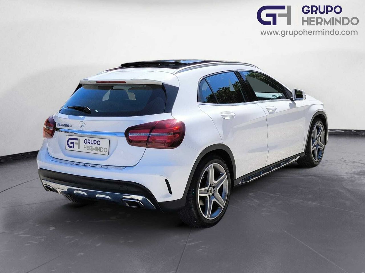 Mercedes GLA 200 D AMG + TECHO PANORAMICO + PAQ VENTAJA  - Foto 2