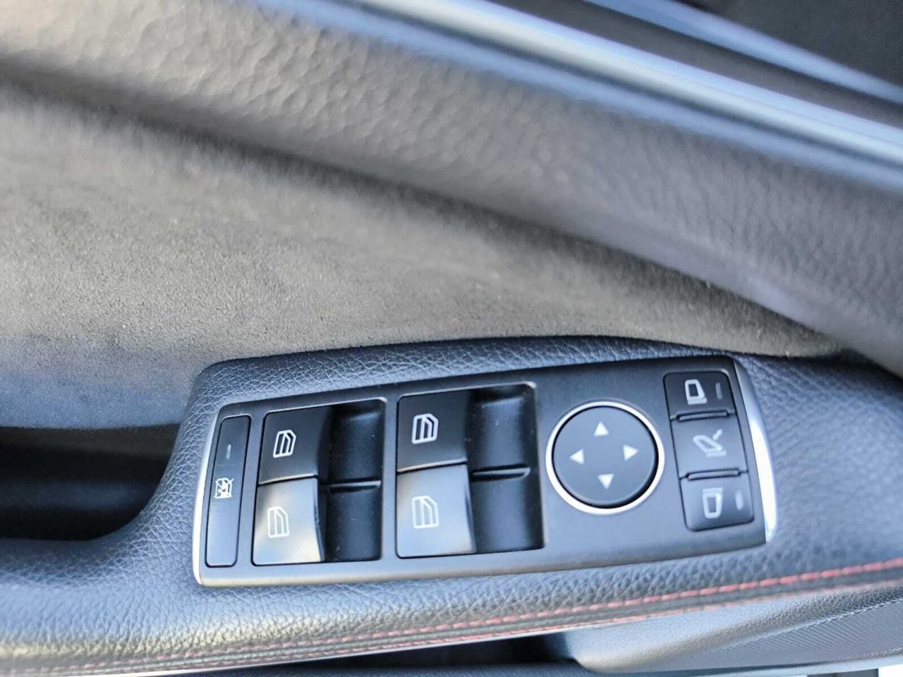 Mercedes GLA 200 D AMG + TECHO PANORAMICO + PAQ VENTAJA  - Foto 2