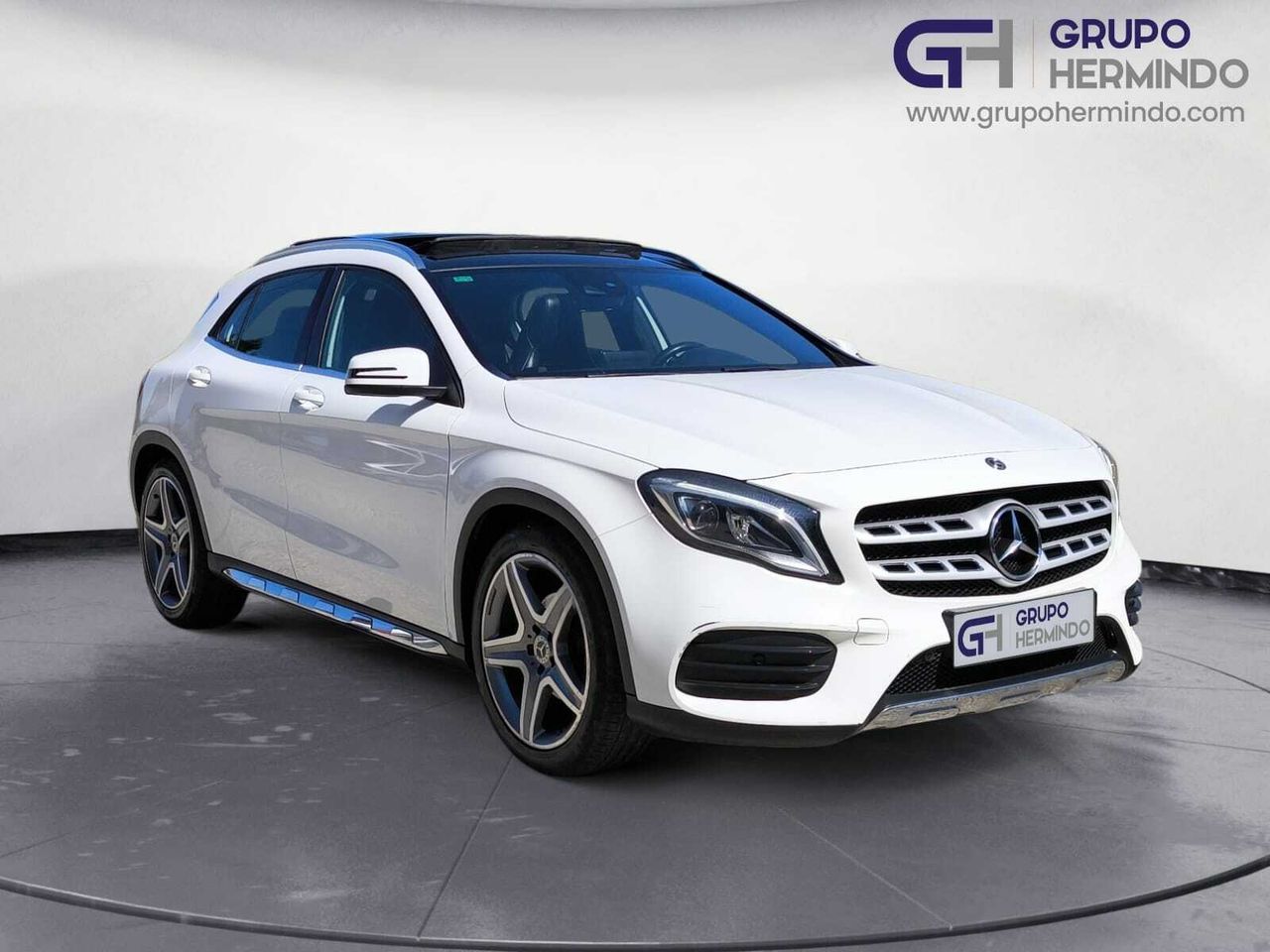Mercedes GLA 200 D AMG + TECHO PANORAMICO + PAQ VENTAJA  - Foto 2