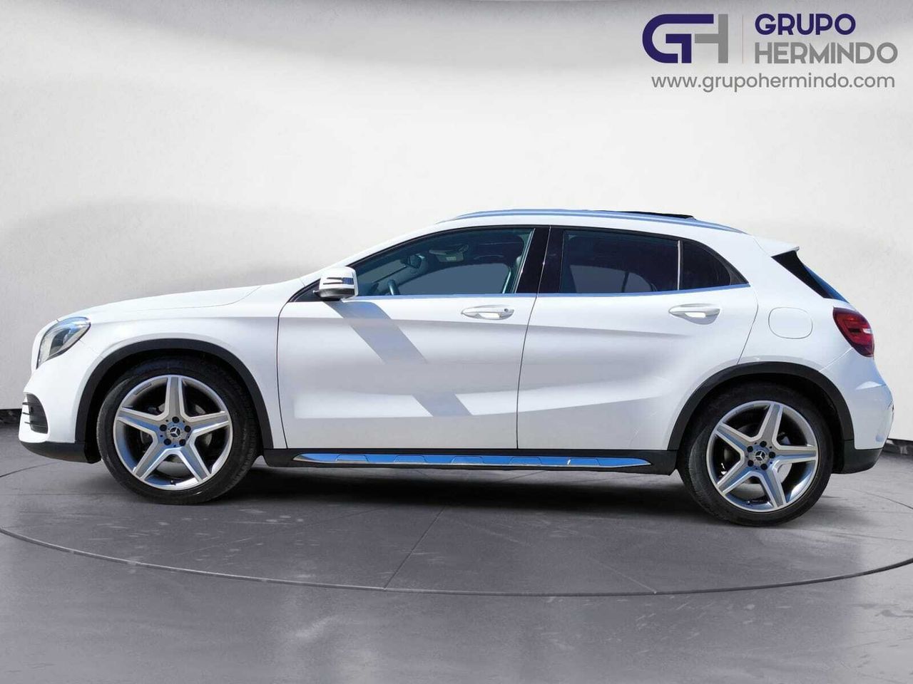 Mercedes GLA 200 D AMG + TECHO PANORAMICO + PAQ VENTAJA  - Foto 2