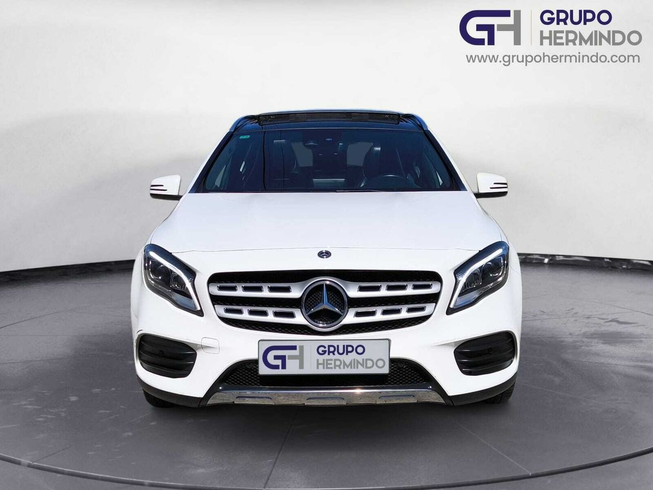 Mercedes GLA 200 D AMG + TECHO PANORAMICO + PAQ VENTAJA  - Foto 2