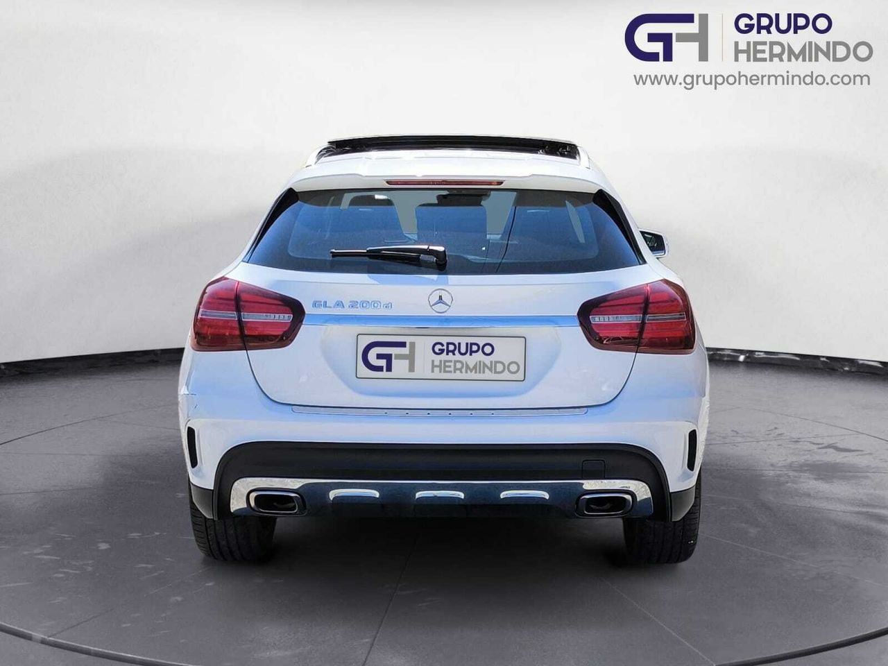 Mercedes GLA 200 D AMG + TECHO PANORAMICO + PAQ VENTAJA  - Foto 2