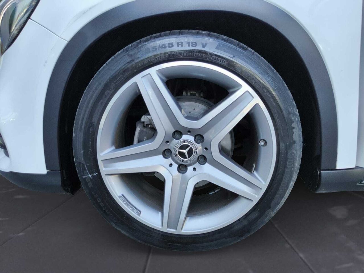 Mercedes GLA 200 D AMG + TECHO PANORAMICO + PAQ VENTAJA  - Foto 2