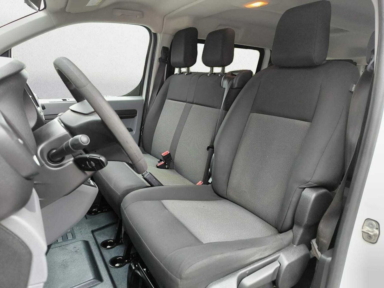 Peugeot Expert COMBI BLUE HDI 120 CV 6 VEL LONG  - Foto 2