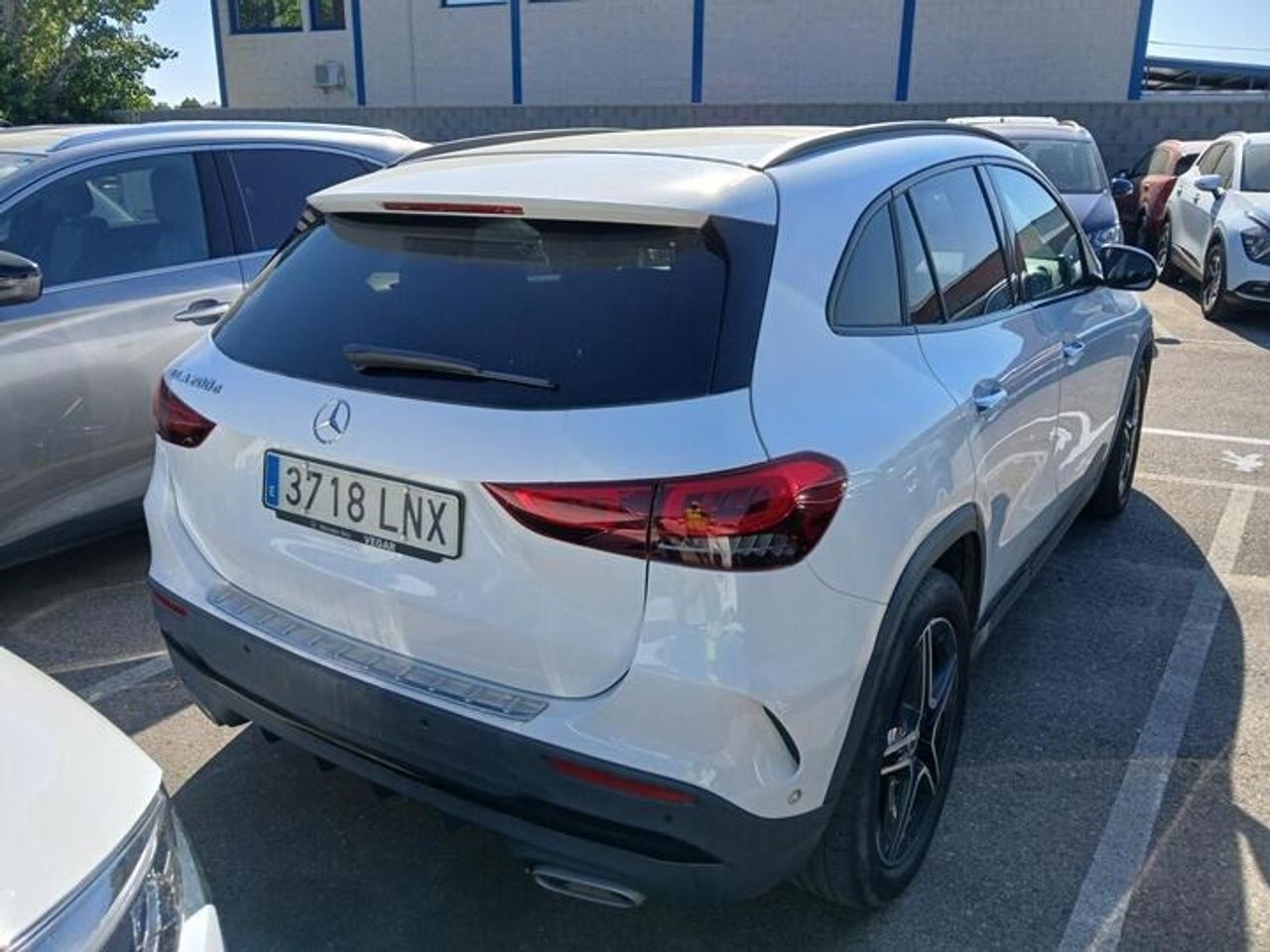 Mercedes GLA 200 D AMG LINE + PAQUETE PREMIUM+ SMARTPHONE  - Foto 2