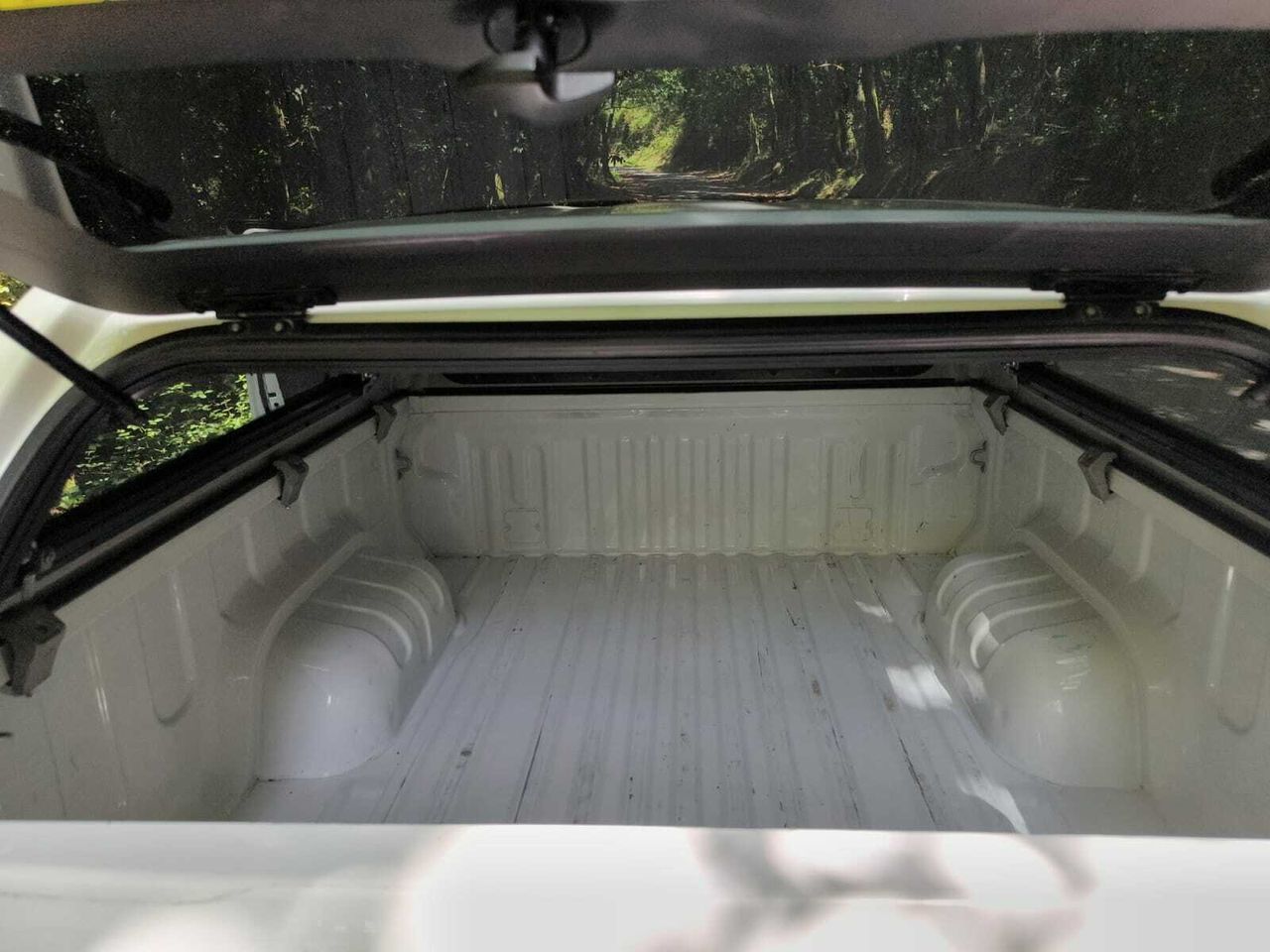 Toyota Hilux 2.4 D4D CABINA DOBLE GX  - Foto 2
