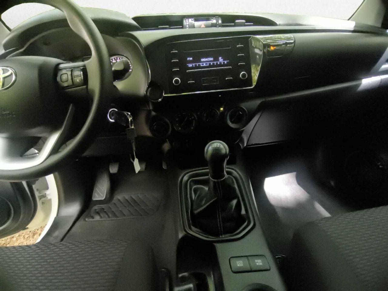 Toyota Hilux 2.4 D4D CABINA DOBLE GX  - Foto 2