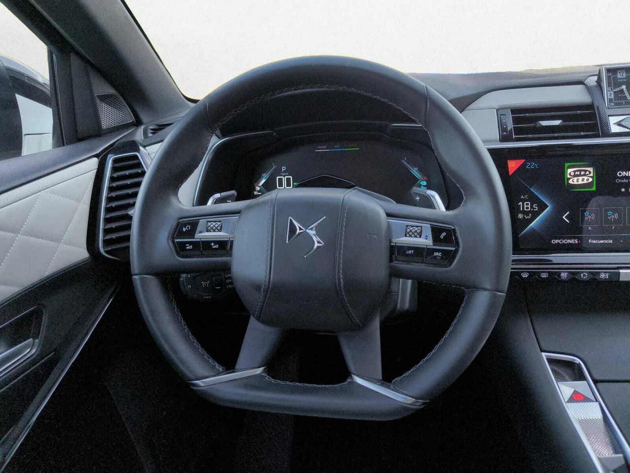 DS DS 7 CROSSBACK E TENSE 4X4 300 CV GRAND CHIC  - Foto 2