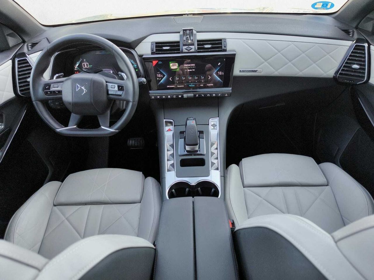 DS DS 7 CROSSBACK E TENSE 4X4 300 CV GRAND CHIC  - Foto 2