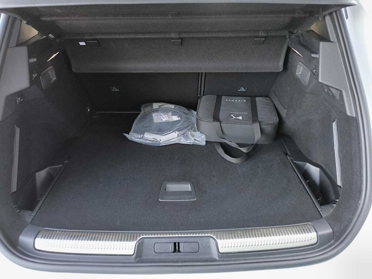 DS DS 7 CROSSBACK E TENSE 4X4 300 CV GRAND CHIC  - Foto 2
