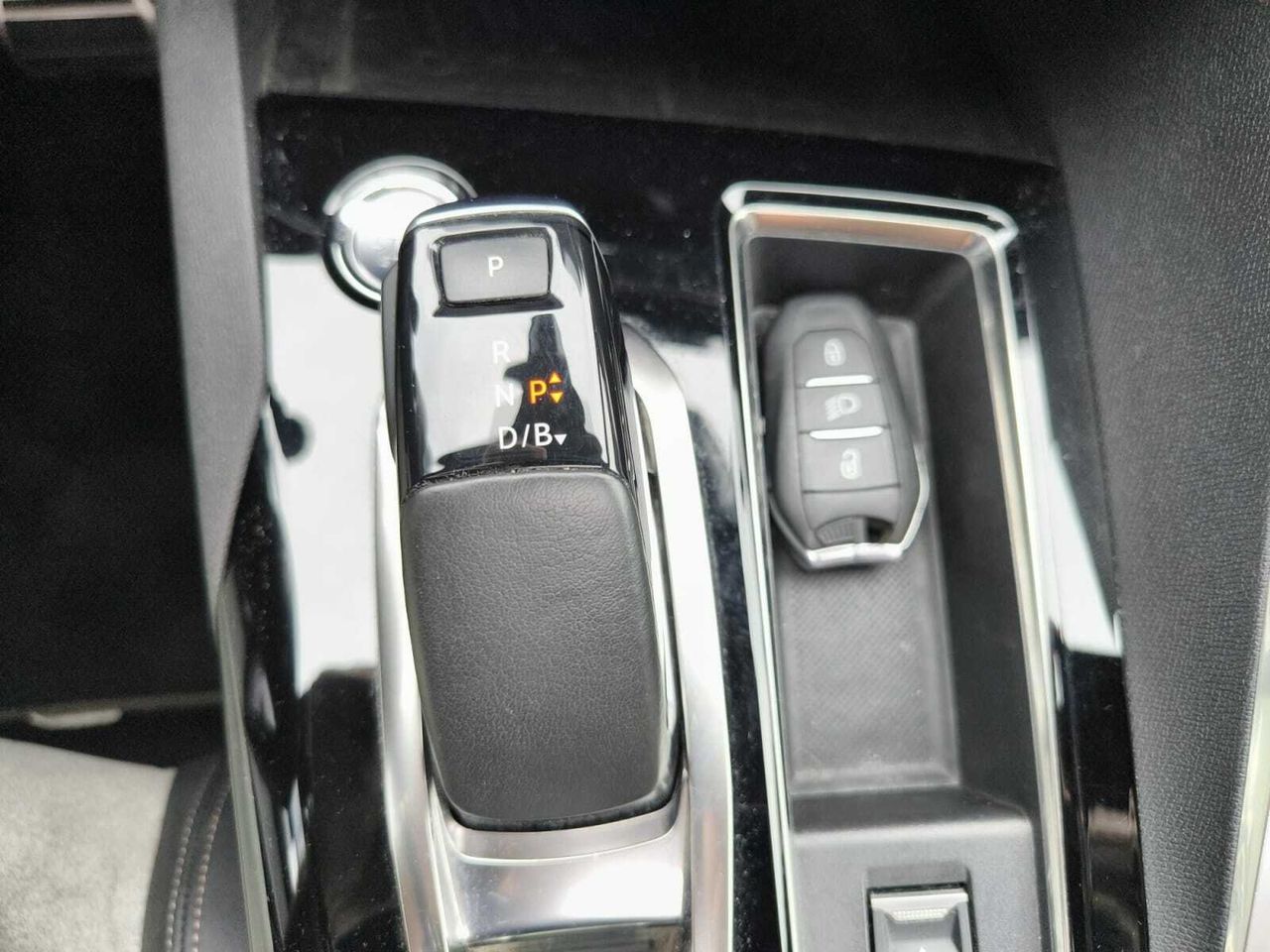 Peugeot 3008 Hybrid GT 225 e EAT8 PHEV  - Foto 2