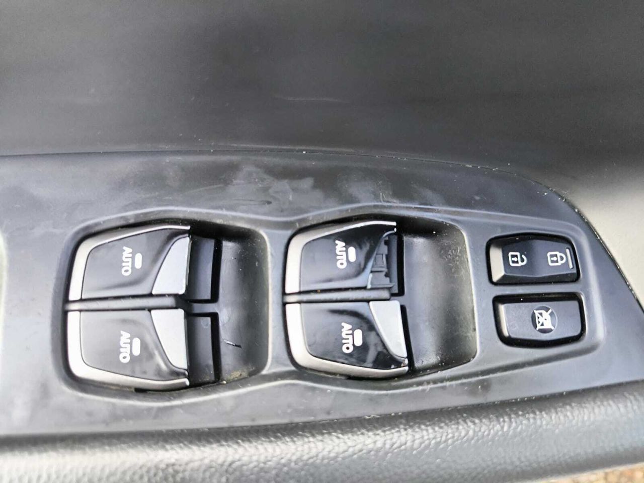 Hyundai Santa Fe 2.2 CRDI TECNO AUTO 4X2  200 CV  7 PLAZAS+TECHO PANORAMICO  - Foto 2