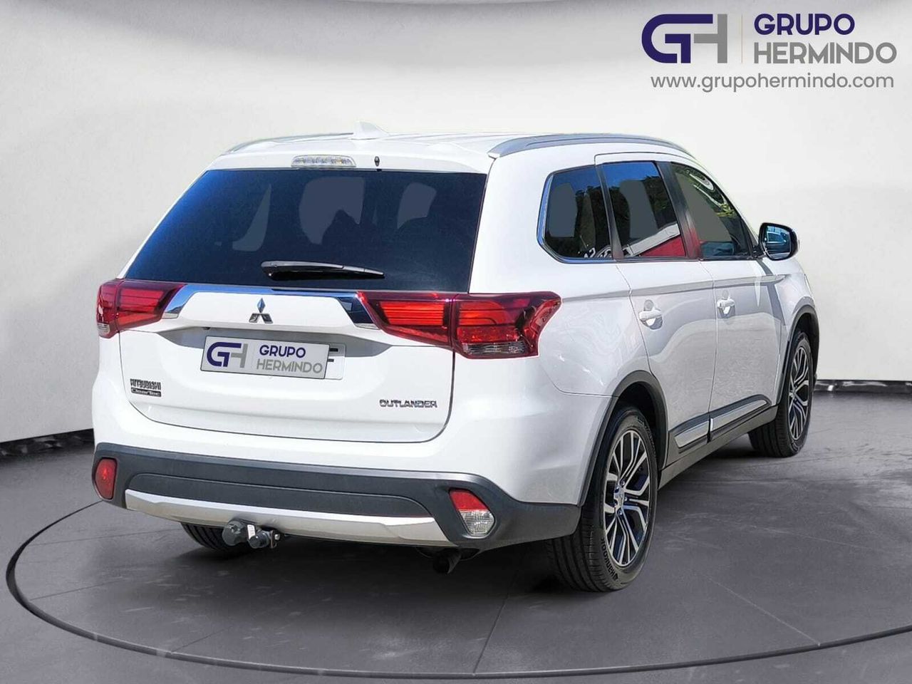 Mitsubishi Outlander 200 MPI MOTION 2WD 7 PLAZAS  - Foto 2