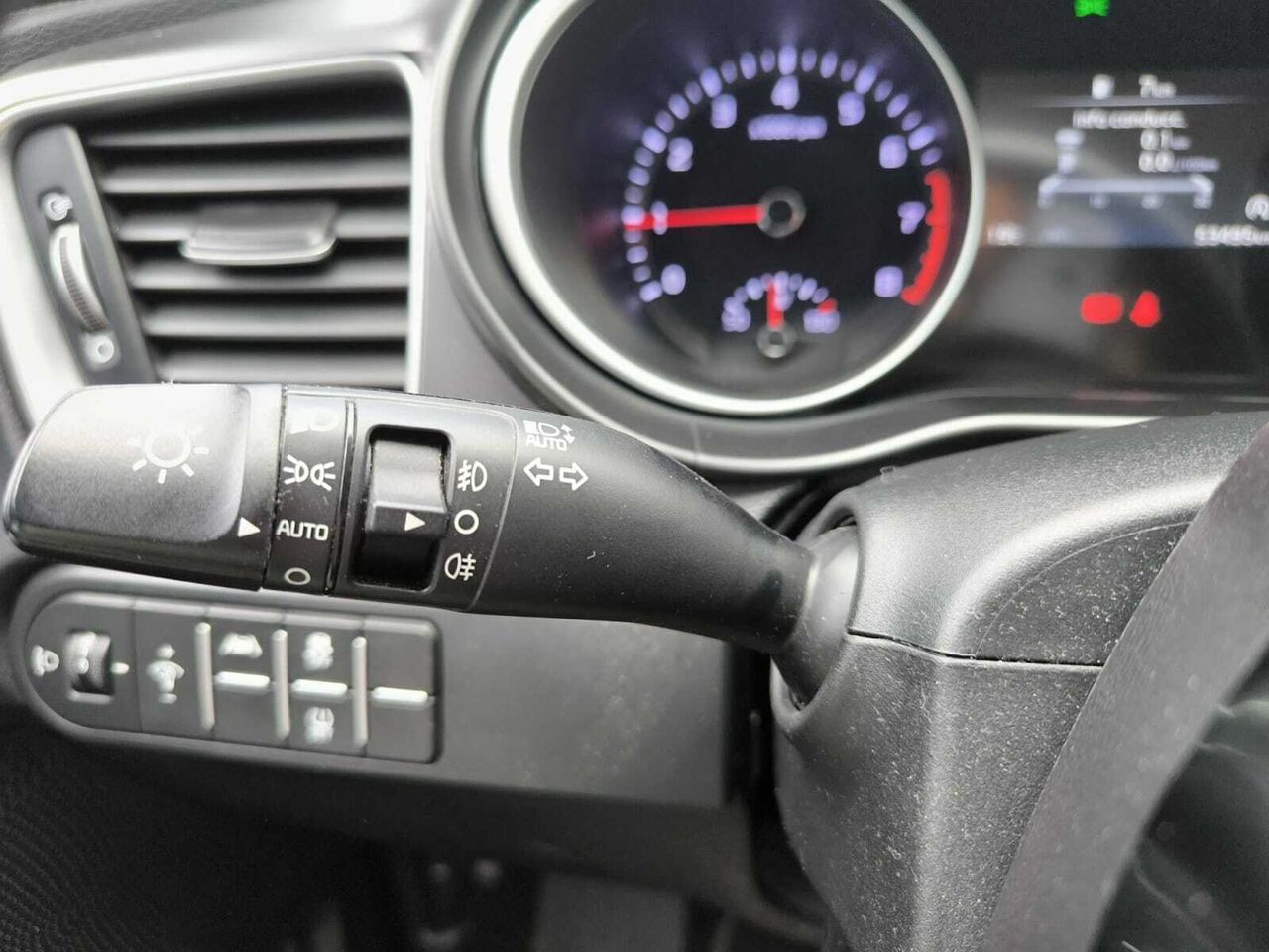 Kia XCeed 1.0 T-GDI CONCEPT 120 CV  - Foto 2