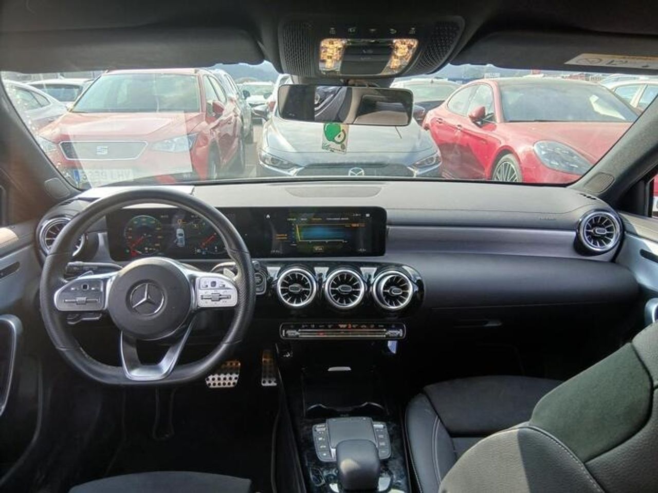 Mercedes Clase A 200 D AMG LINE + PAQUETE PREMIUM+ SMARTPHONE  - Foto 2
