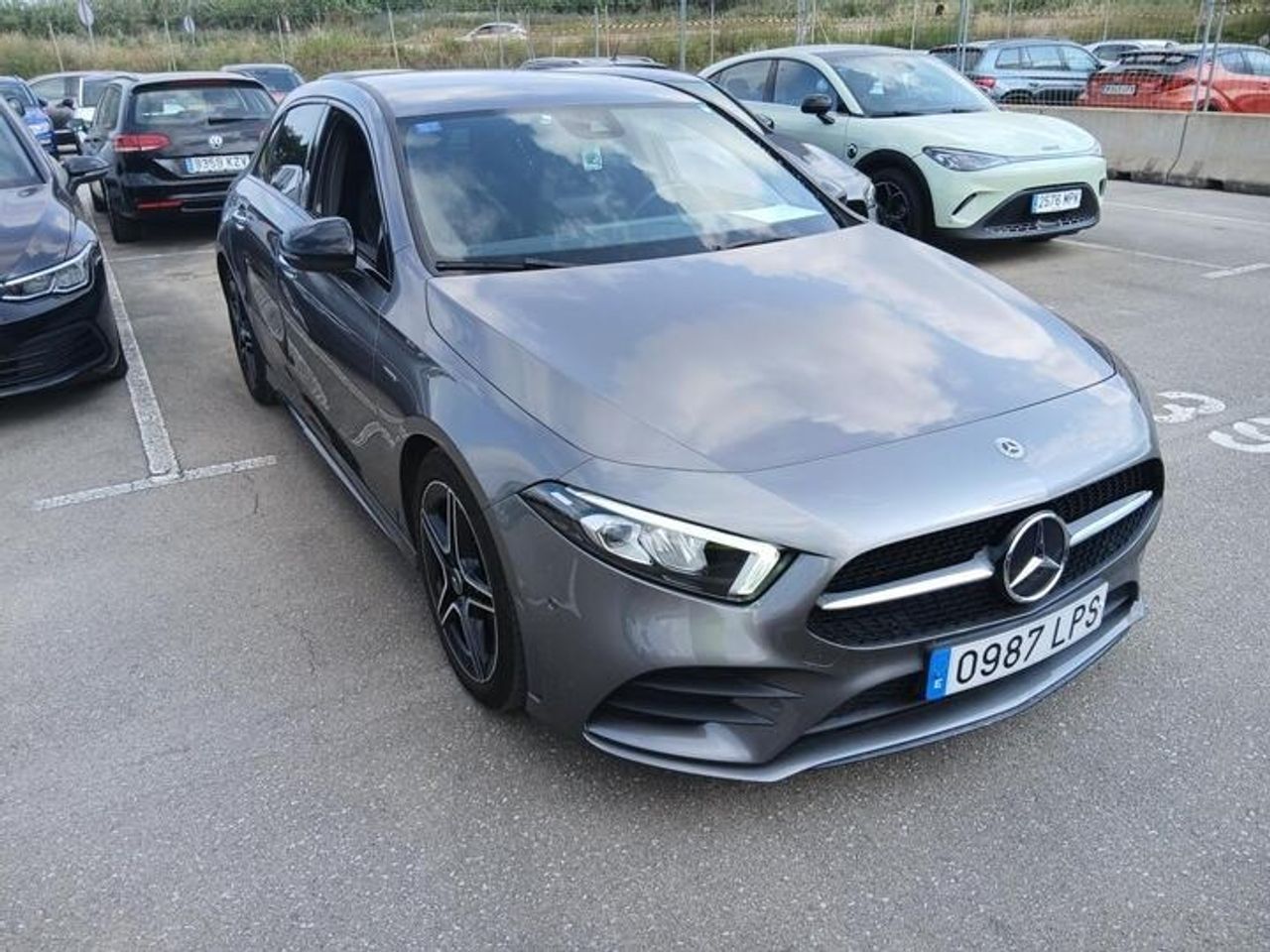 Mercedes Clase A 200 D AMG LINE + PAQUETE PREMIUM+ SMARTPHONE  - Foto 2