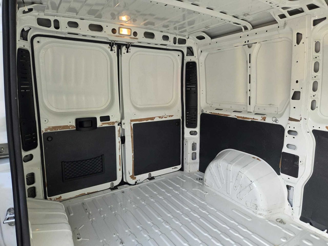 Peugeot Boxer FURGON PACK 330 L1 H1 BLUE HDI 120 CV  - Foto 2