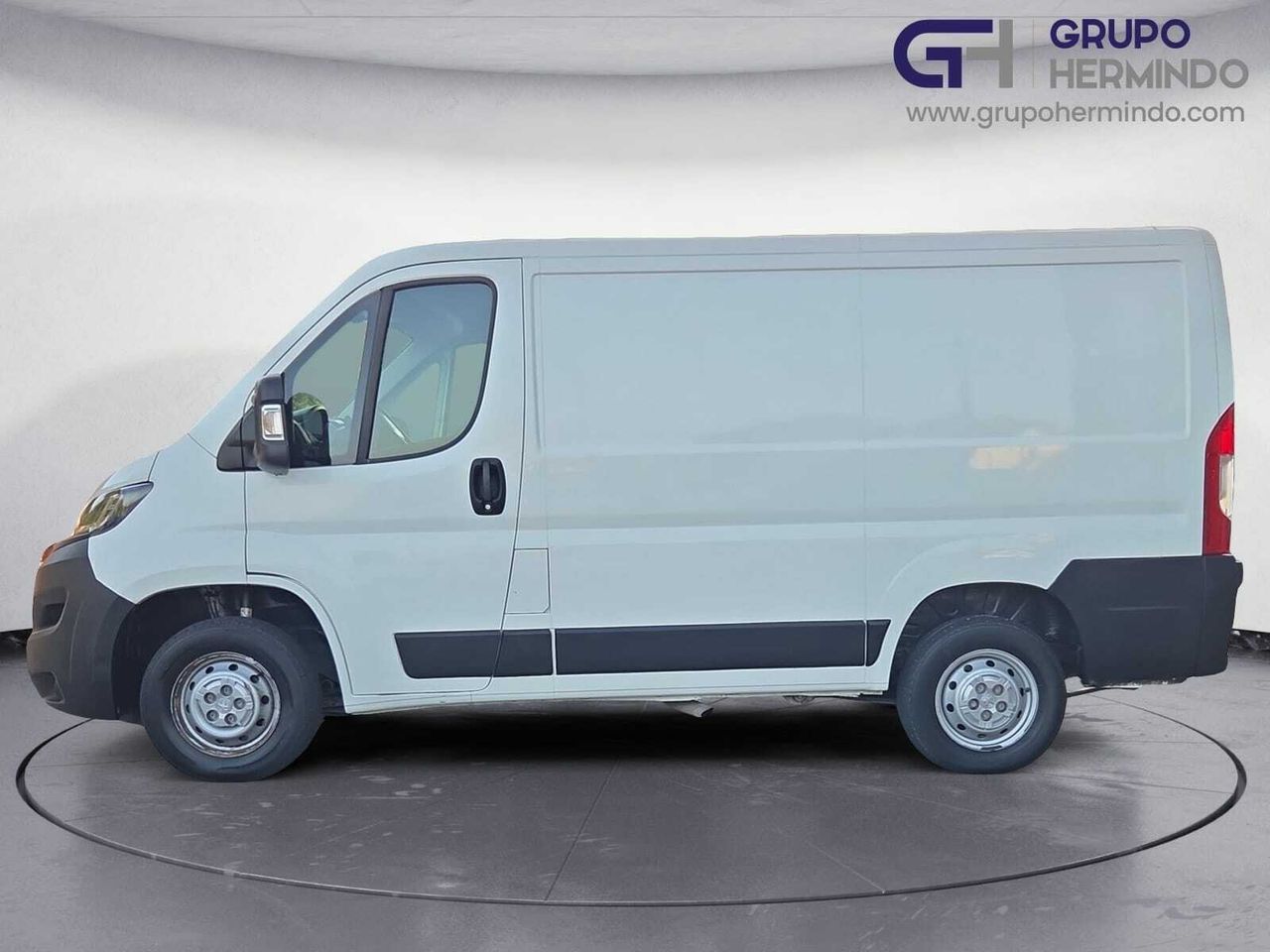 Peugeot Boxer FURGON PACK 330 L1 H1 BLUE HDI 120 CV  - Foto 2