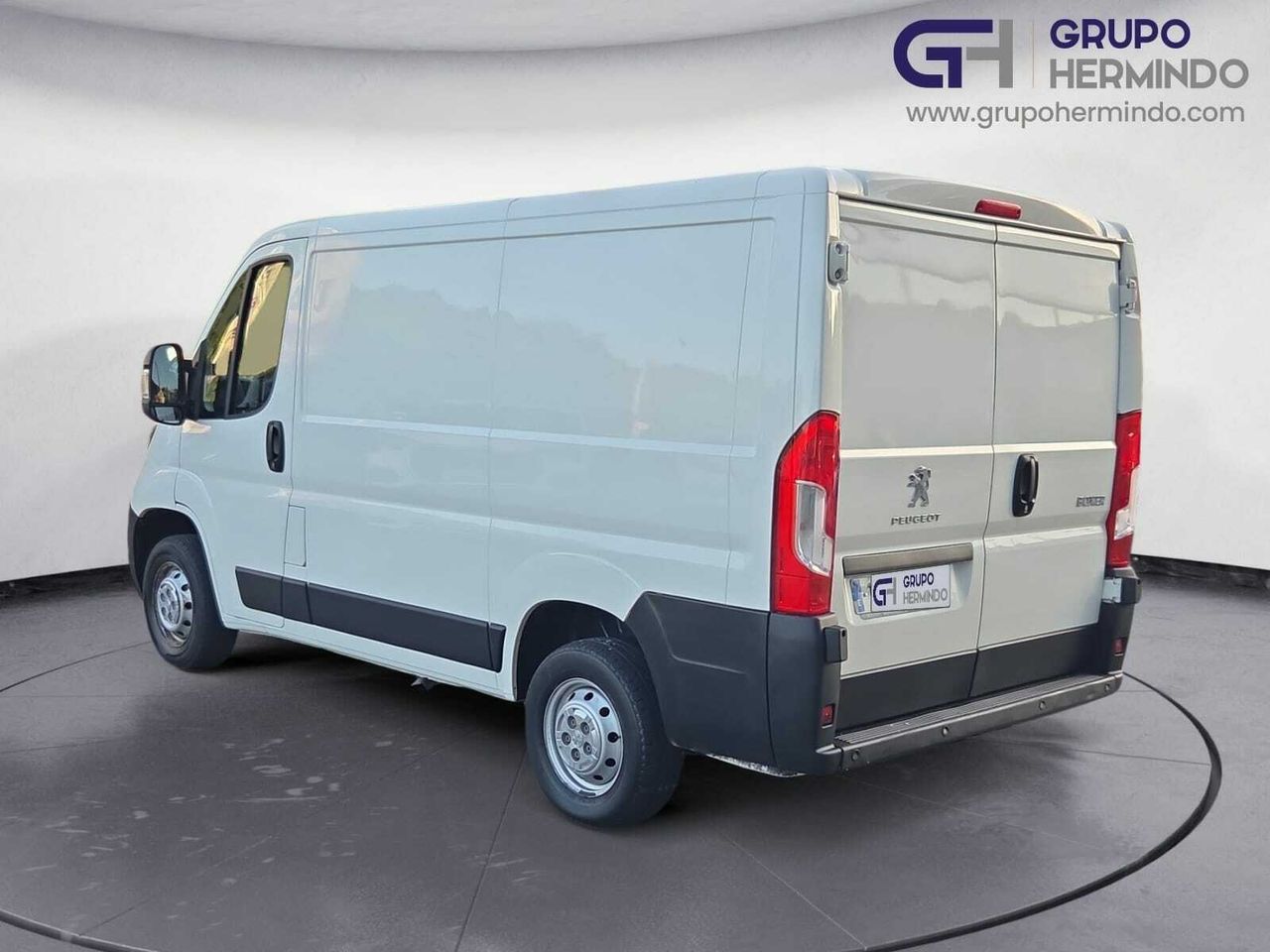 Peugeot Boxer FURGON PACK 330 L1 H1 BLUE HDI 120 CV  - Foto 2