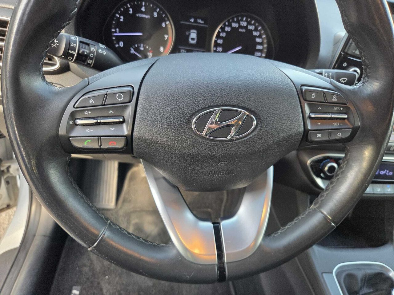 Hyundai i30 1.4 TGDI STYLE FASTBACK  - Foto 2