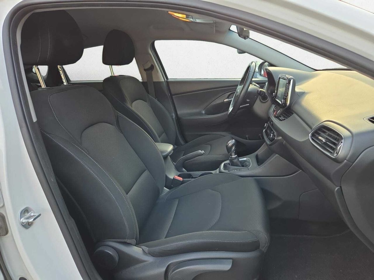 Hyundai i30 1.4 TGDI STYLE FASTBACK  - Foto 2