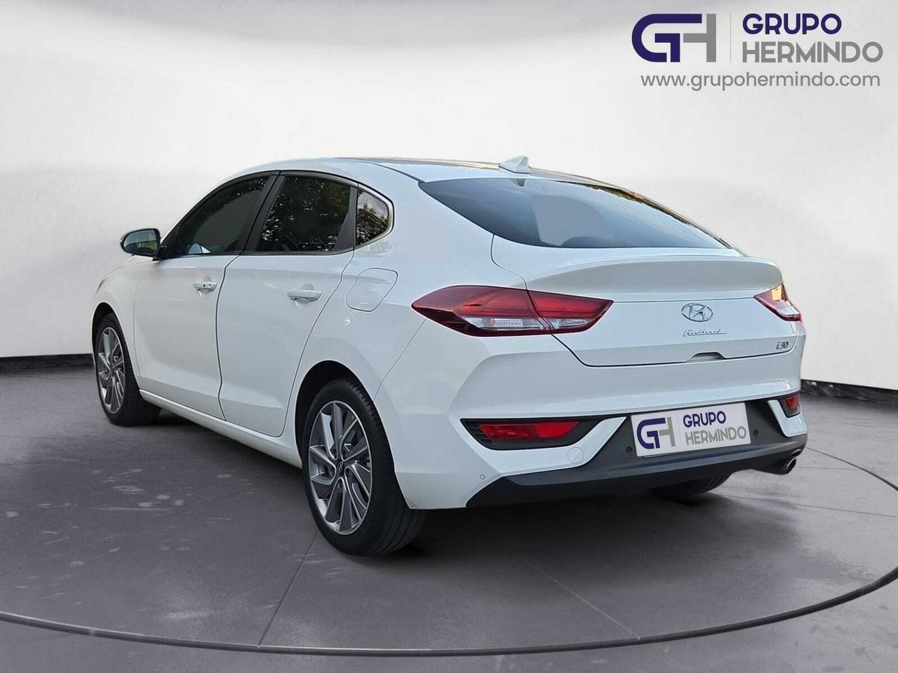 Hyundai i30 1.4 TGDI STYLE FASTBACK  - Foto 2