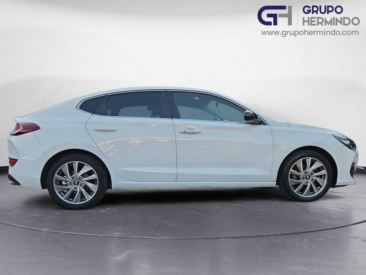 Hyundai i30 1.4 TGDI STYLE FASTBACK  - Foto 2
