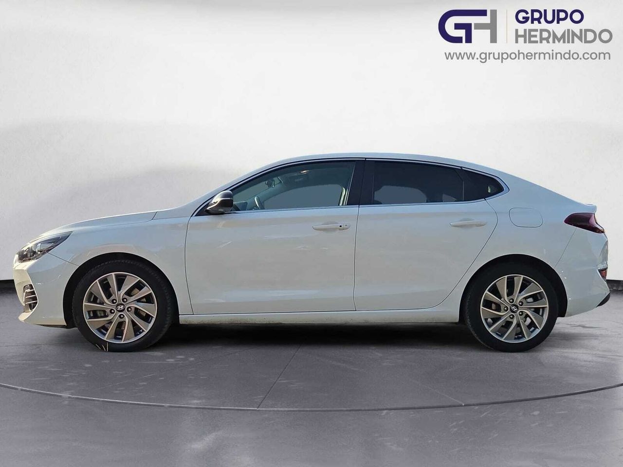 Hyundai i30 1.4 TGDI STYLE FASTBACK  - Foto 2