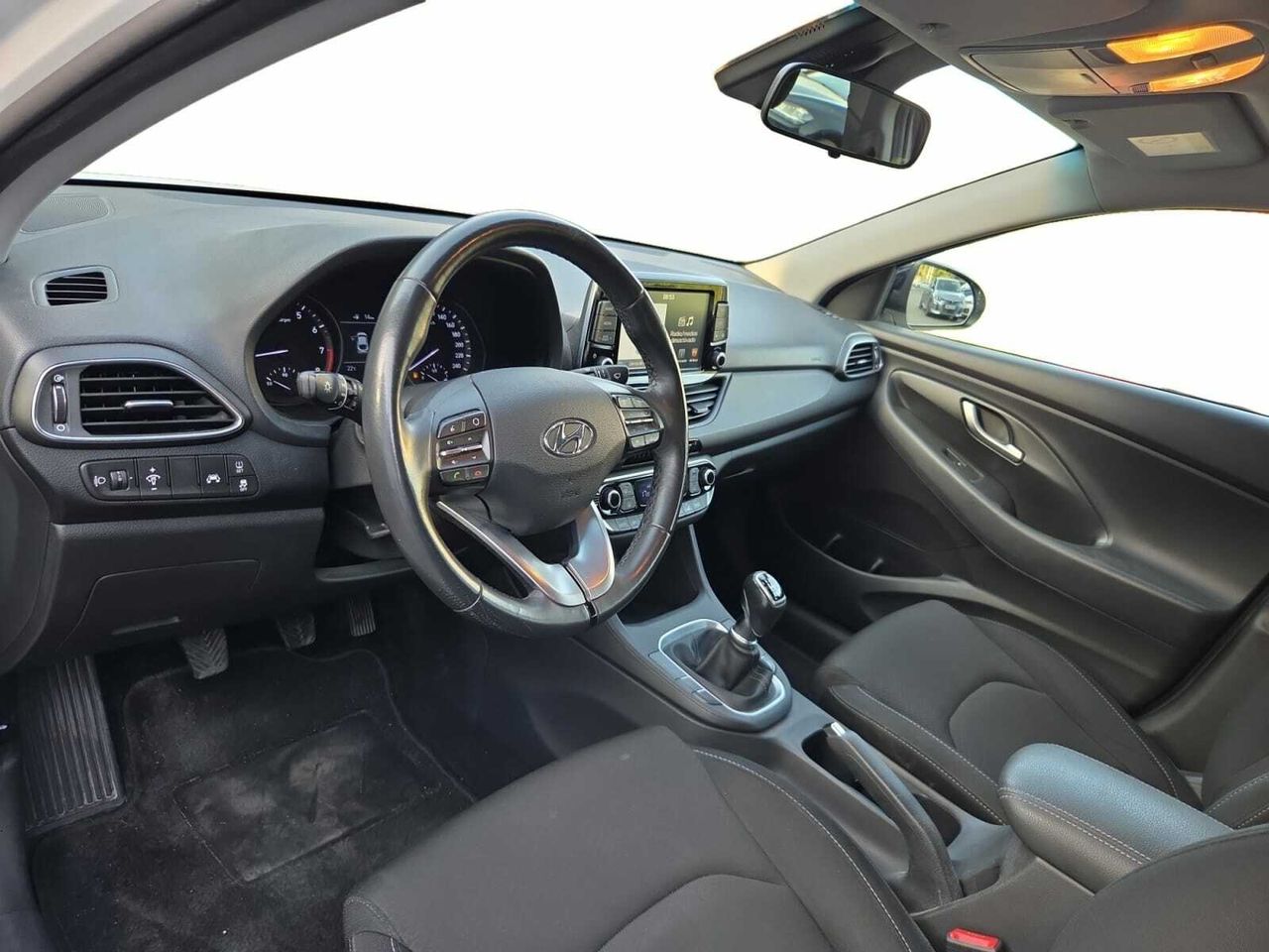 Hyundai i30 1.4 TGDI STYLE FASTBACK  - Foto 2