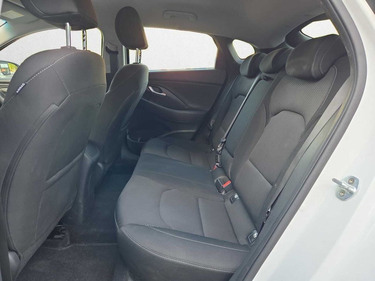 Hyundai i30 1.4 TGDI STYLE FASTBACK  - Foto 2