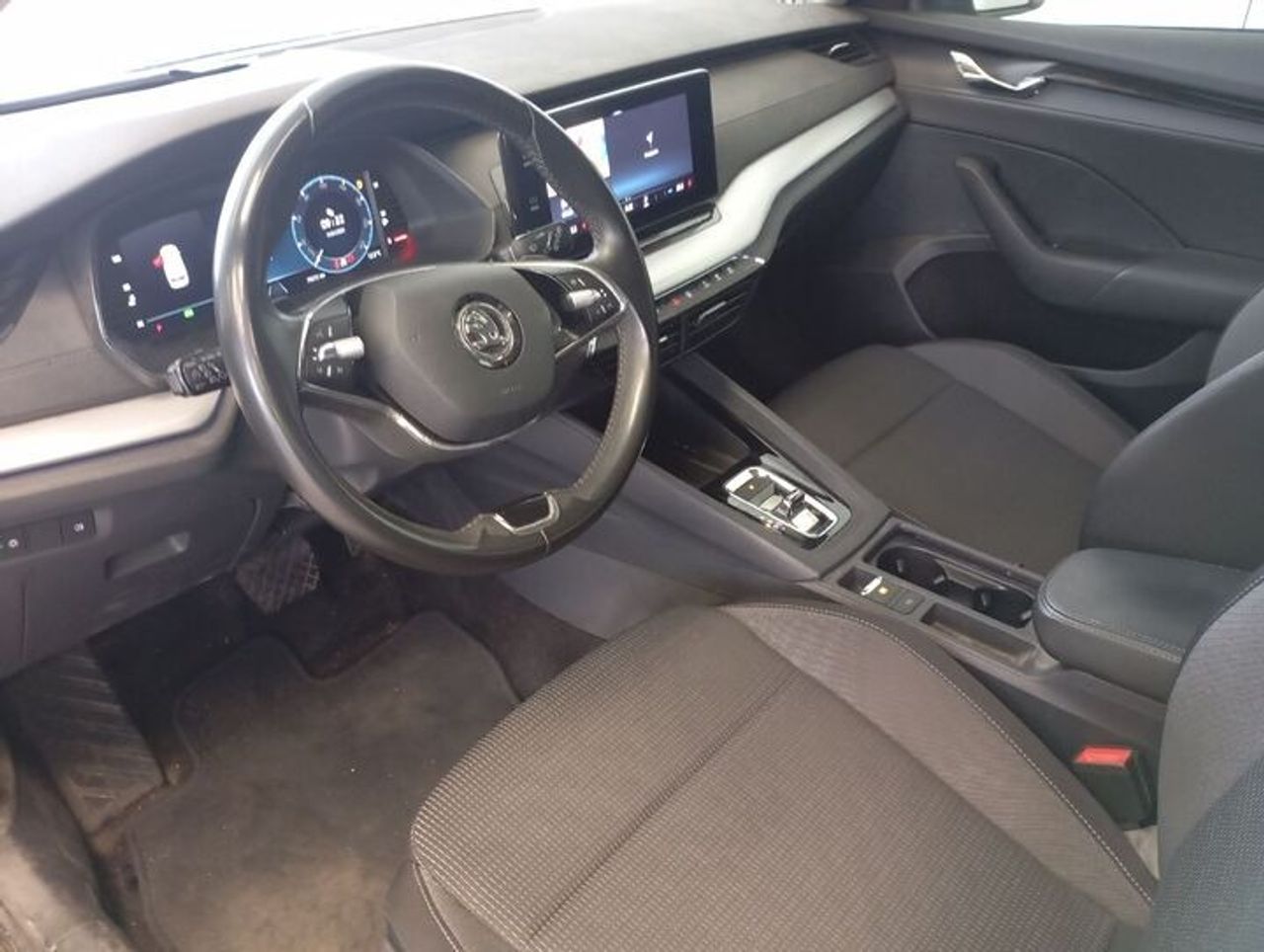 Skoda Octavia COMBI 2.0 TDI 150 CV DSG AMBITION + PACK BUSINESS  - Foto 2
