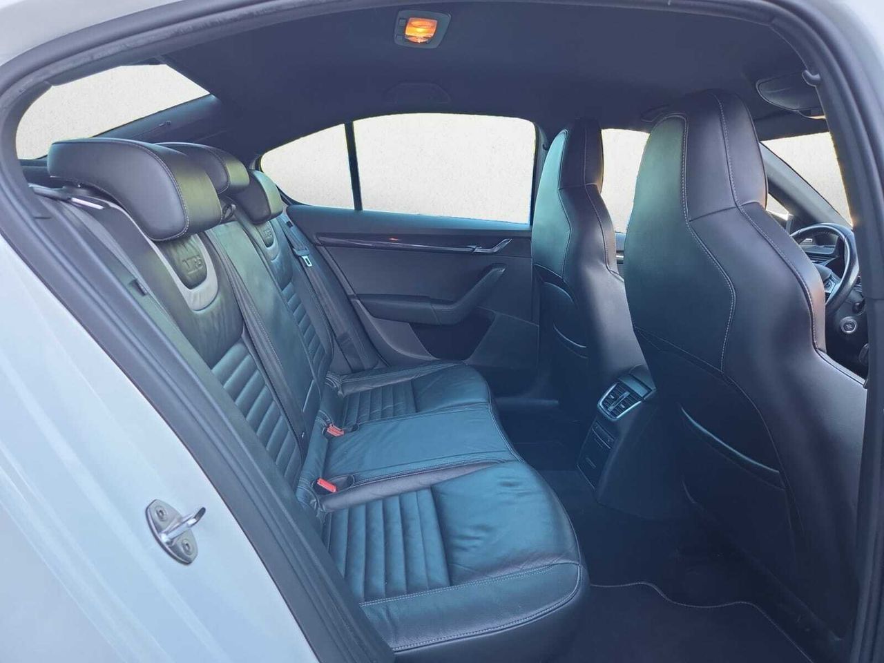 Skoda Octavia 2.0 TDI 184 CV DSG RS  - Foto 2