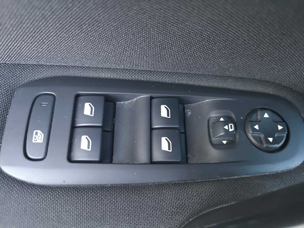 Peugeot 308 ACTIVE PACK BLUE HDI  100 CV  - Foto 2