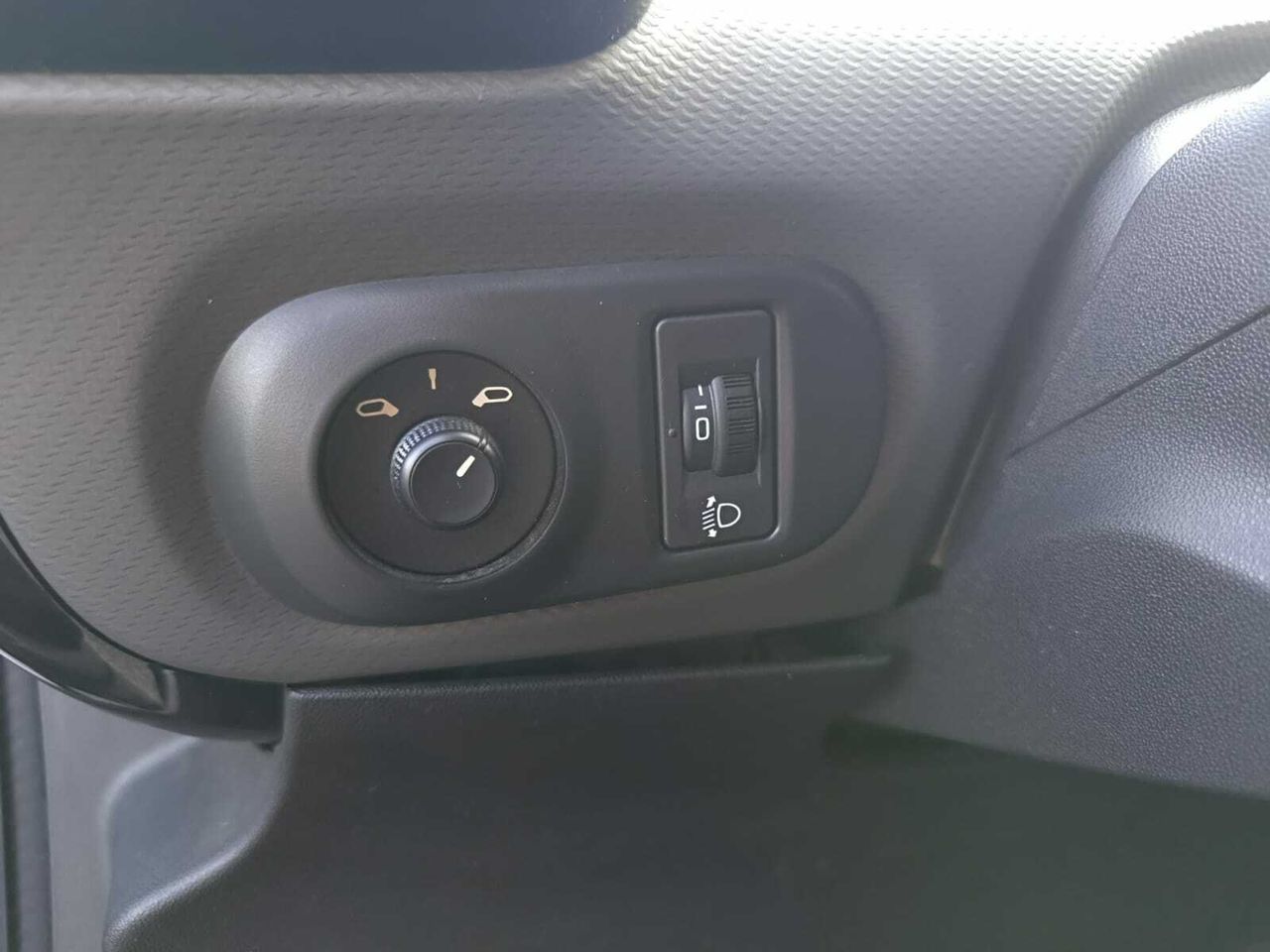 Citroën C4 Cactus FEEL BLUE HDI 100 CV  - Foto 2