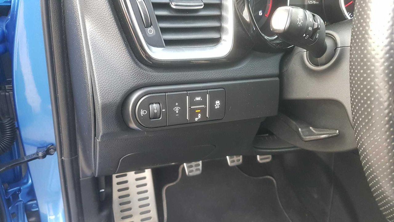 Kia Ceed TOURER 1.6 CRDI 136 CV GT LINE + PAQUETE TECHO PANORAMICO  - Foto 2